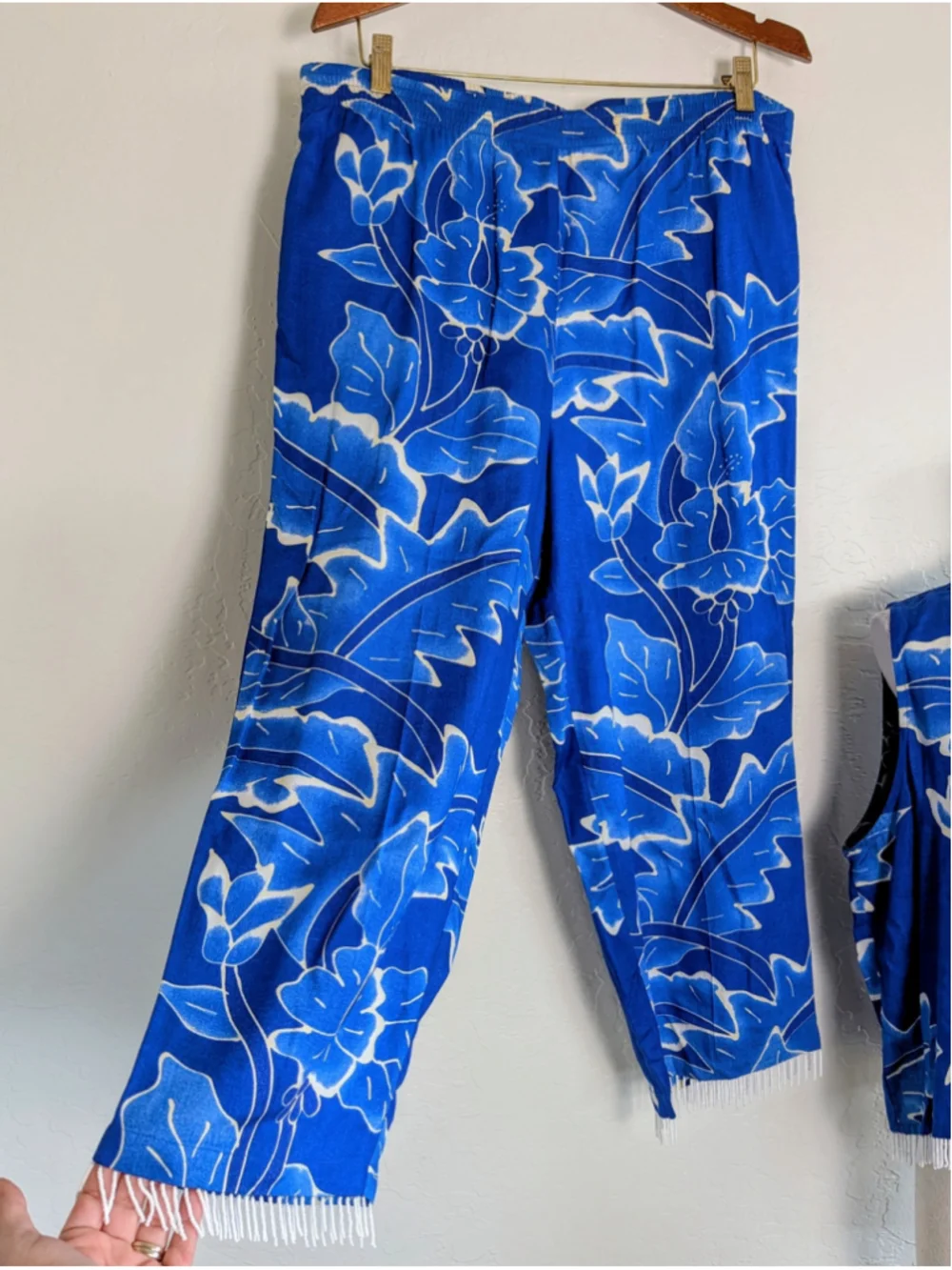 Vintage Tropical 2pc Set Blue Floral Beaded Fringe Top Capri Pants Resort Island